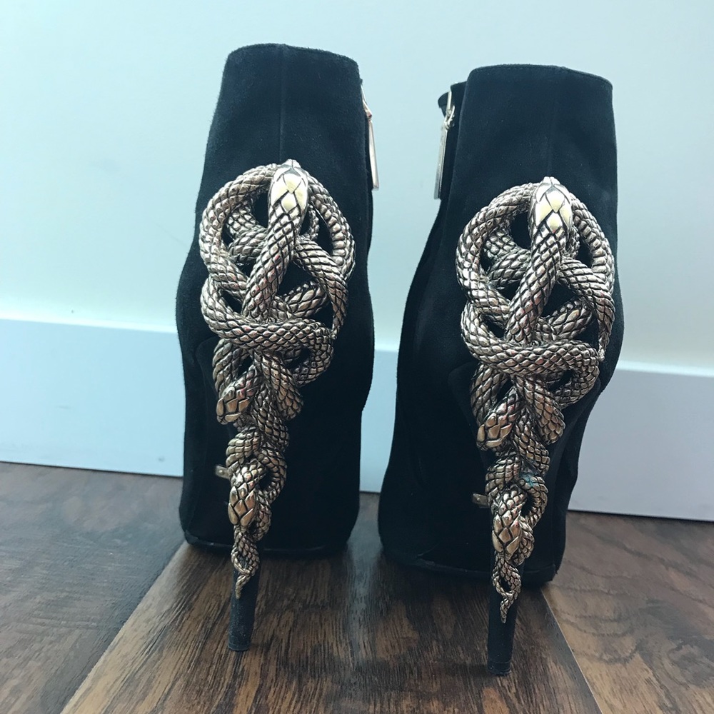 $1100 Roberto Cavalli Ankle Boots Gold Snakes 37